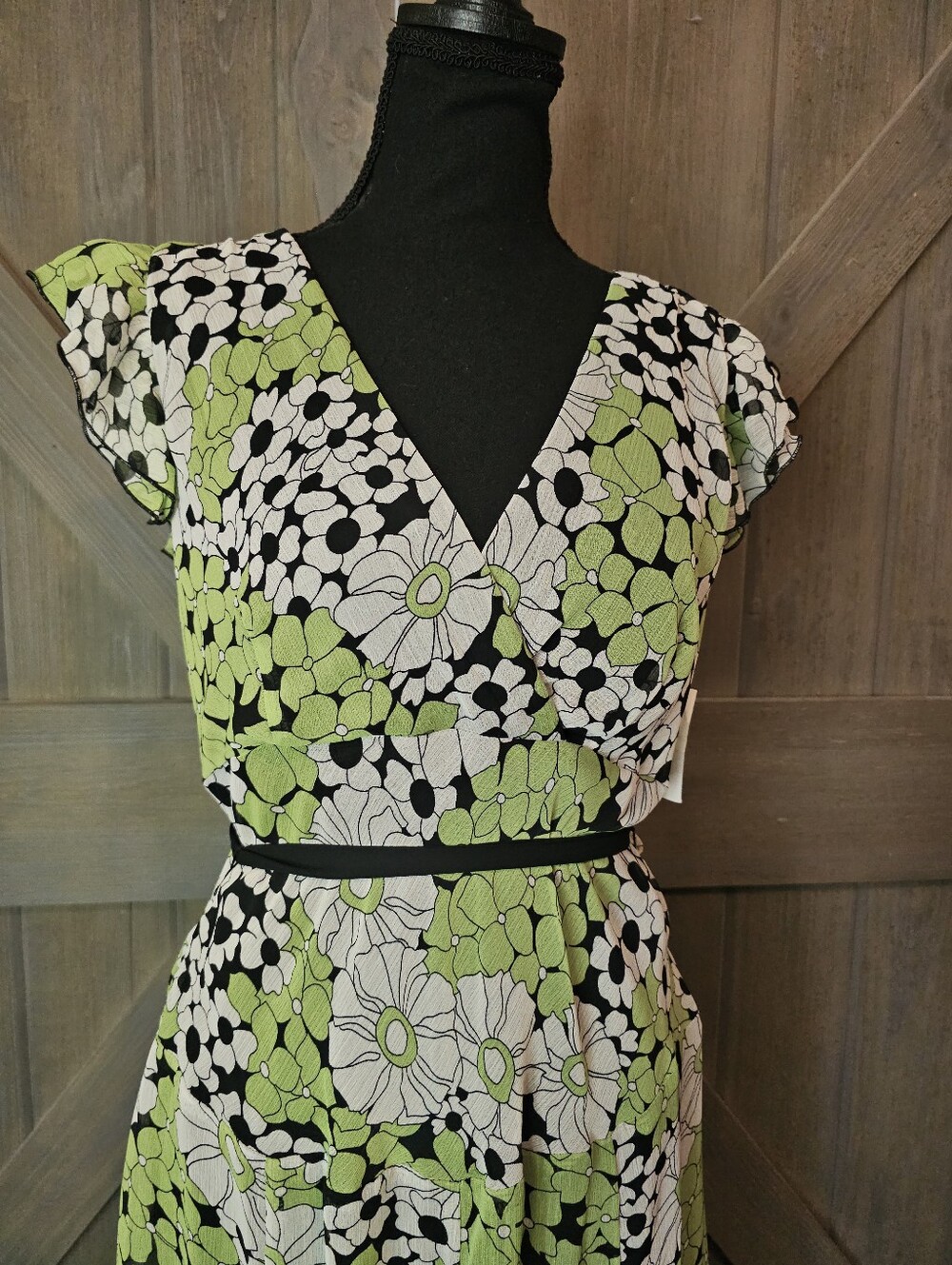 Nwt Rabbit Rabbit Rabbit Green Floral Midi Dress sz Medium - Picture 2 of 5